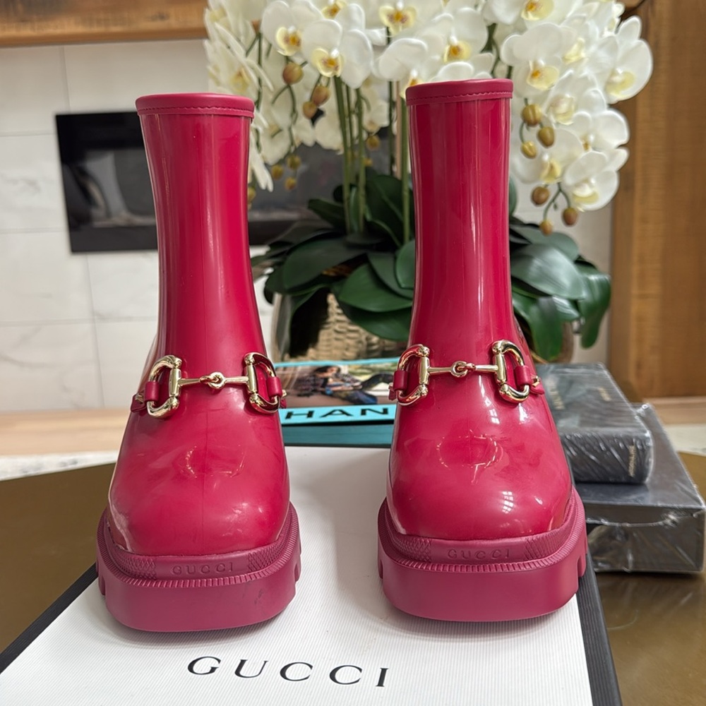 Gucci Women's Pink Ankle Boots - Picture 2 of 10